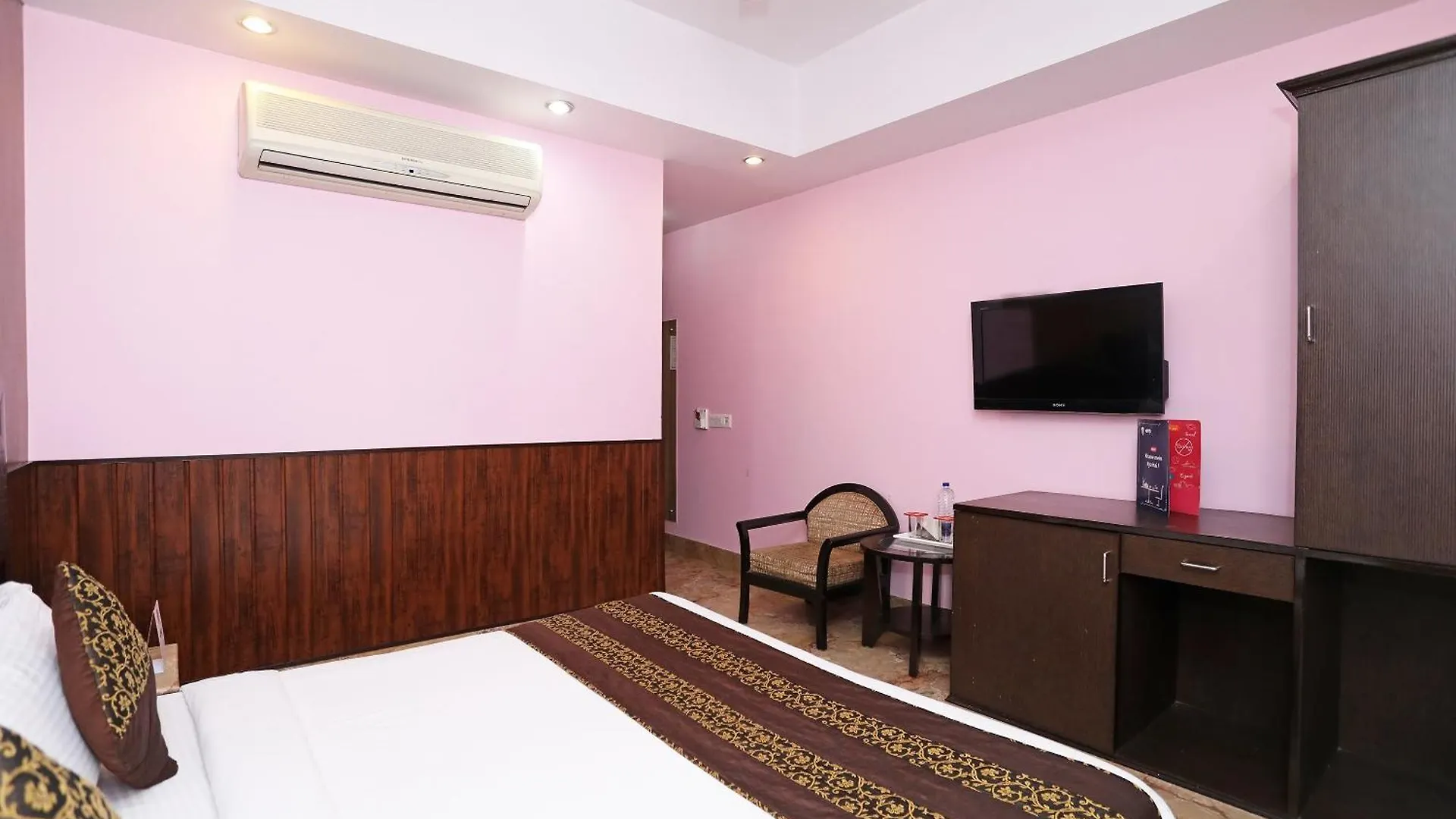 Hotel O Vedas Heritage Delhi   Delhi (National Capital Territory of India)